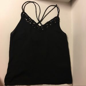 Black tank top w black flower details on collar!